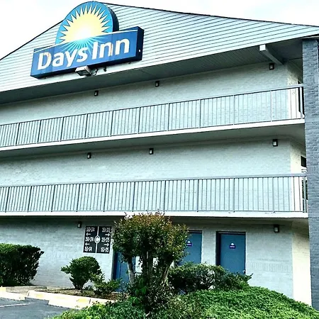 Days Inn By Wyndham Charlotte Northlake